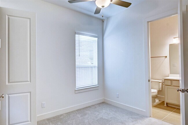 Building Photo - 7302 New Pecan Dr