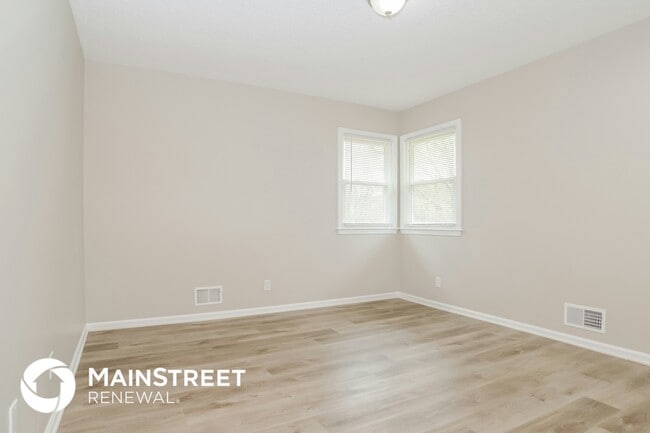 Building Photo - 11716 E 60th Terrace