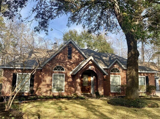 Primary Photo - 39 Silent Brook Pl