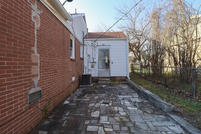 Building Photo - 3 Bed | 1 Bath in North Tulsa!