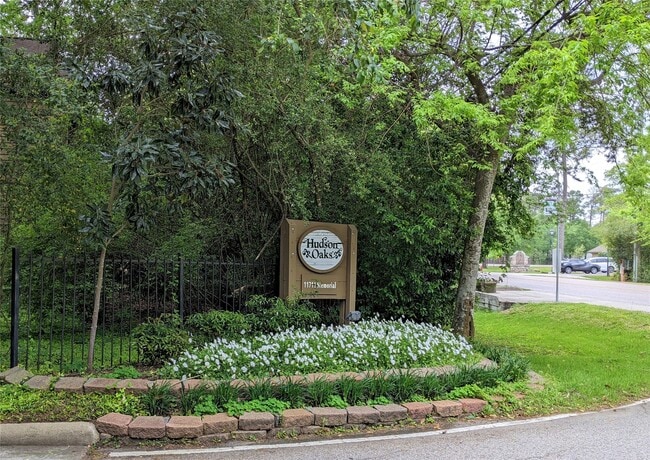 Building Photo - 11711 Memorial Dr
