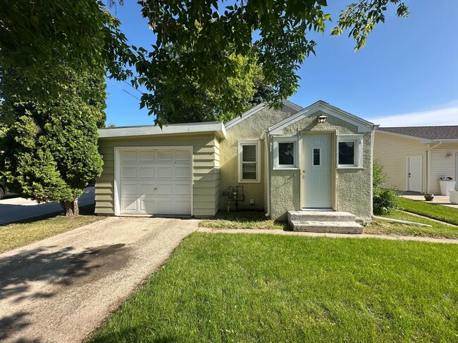 Primary Photo - 2 Bedroom Home