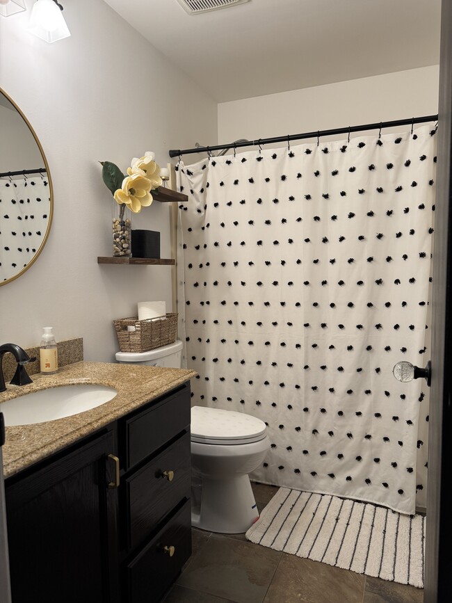 Building Photo - 906 Thornwood Dr