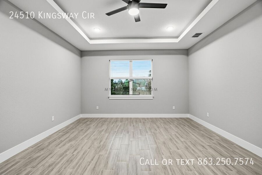 Building Photo - 24510 SW Kingsway Cir