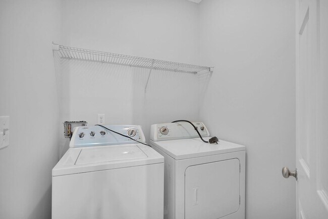 Building Photo - Charming 3 BR Home in Jacksonville, FL