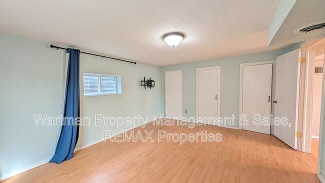 Building Photo - 2102 W Kiowa St