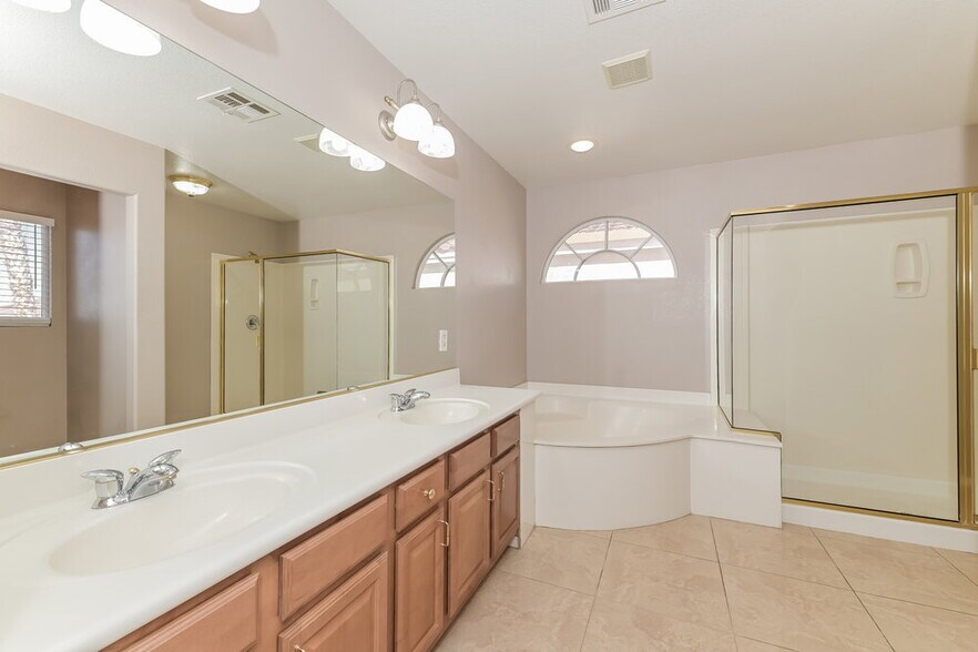 Building Photo - 896 Eureka Falls Ct