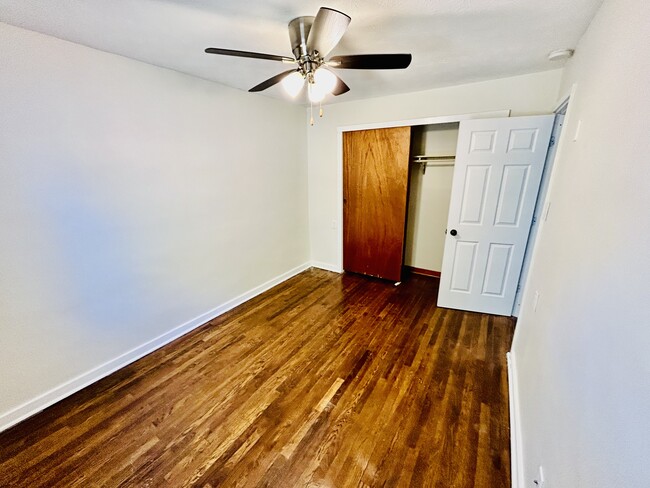 Back bedroom - 717 Koogler St