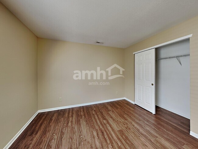 Building Photo - 10127 Cumberland Pointe Blvd