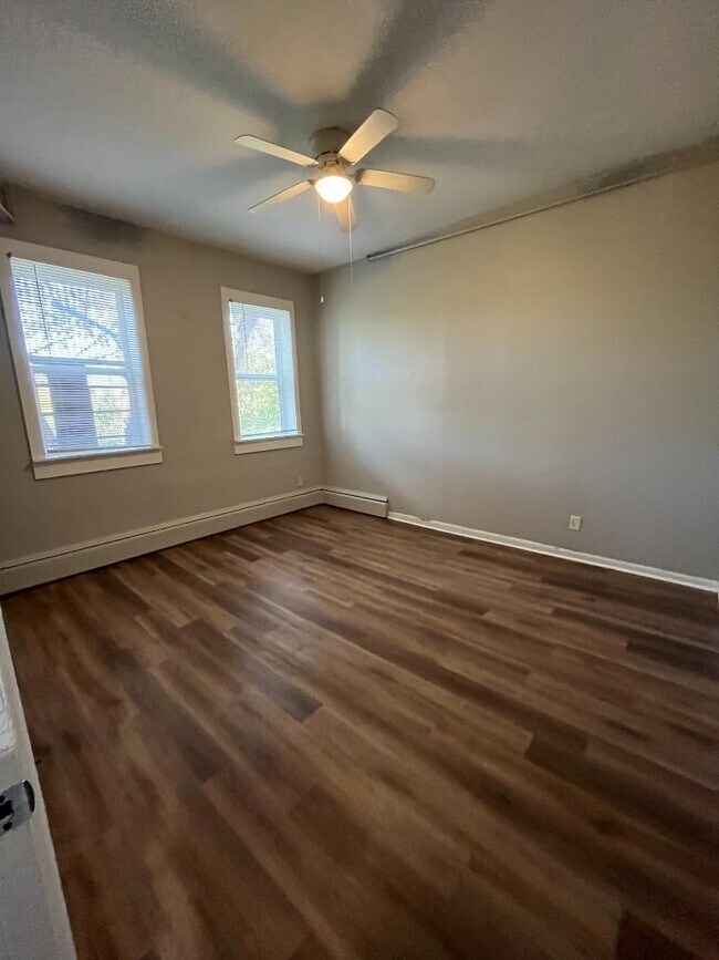 Building Photo - 1705 Sycamore St