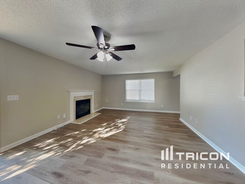 Building Photo - 8109 Bright Oak Trail