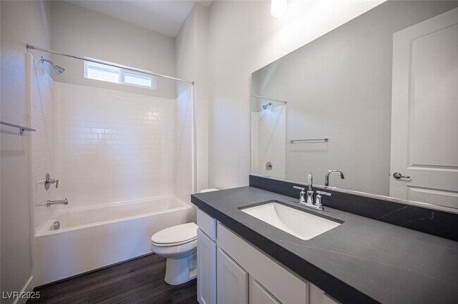 Building Photo - 117 Royal Cascade Ave