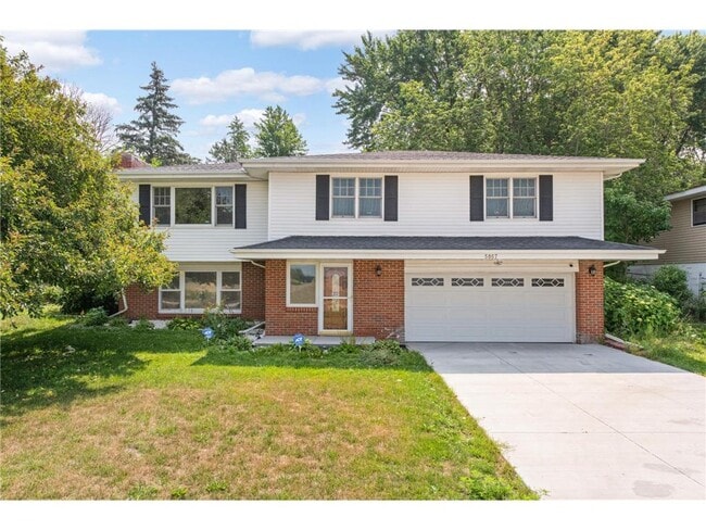 Building Photo - 5867 Central Ave NE