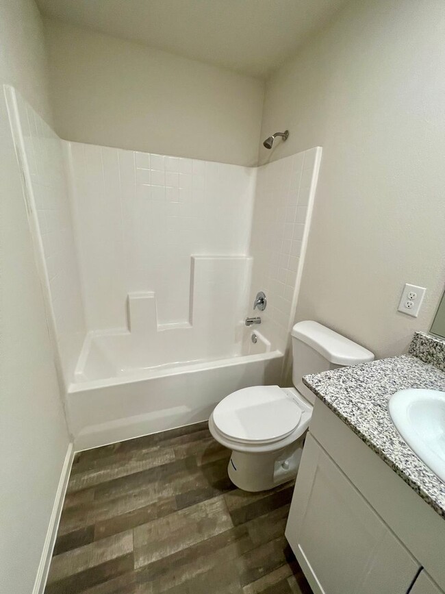 Building Photo - Beautiful 2022 New Construction 3 Bedroom ...