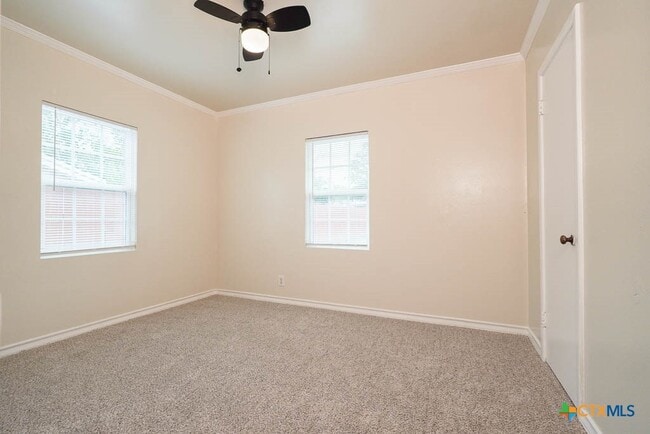 Building Photo - 913 Hander Ln