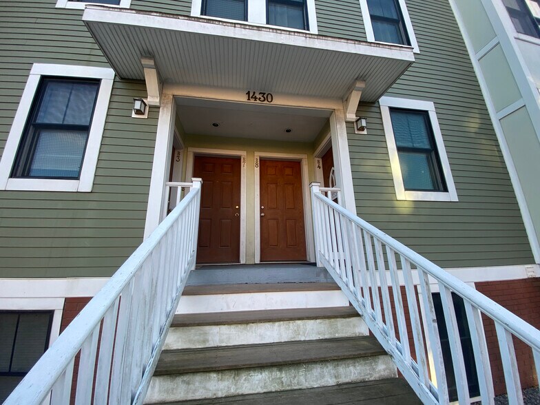 Building Photo - 1430 Tremont St