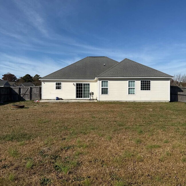 Building Photo - 300 Cadenza Ln