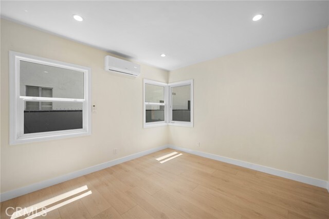 Building Photo - 1007 W Angeleno Ave