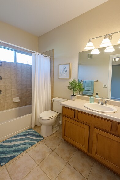 Primary Bathroom - 1816 Montura Vw