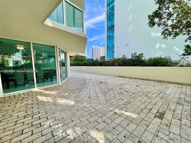 Building Photo - 150 Sunny Isles Blvd