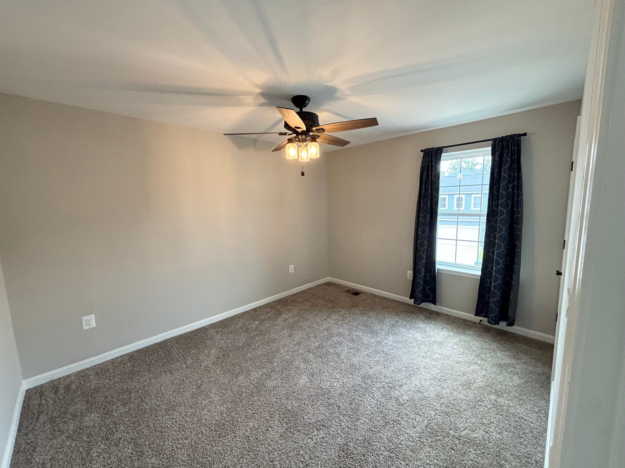 Building Photo - 324 Cedar Spring Dr
