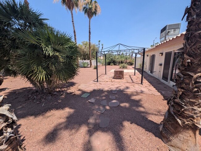 Building Photo - 4839 Lames Dr
