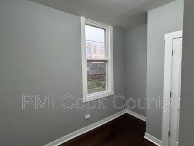 Building Photo - 1950 S Trumbull Ave