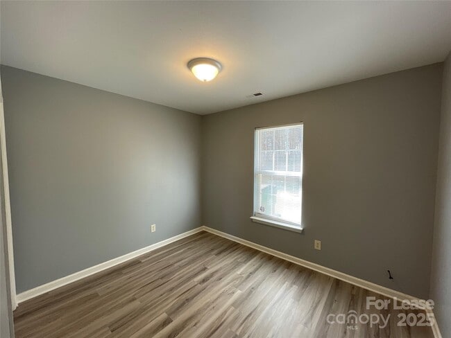 Building Photo - 6421 Sunman Rd