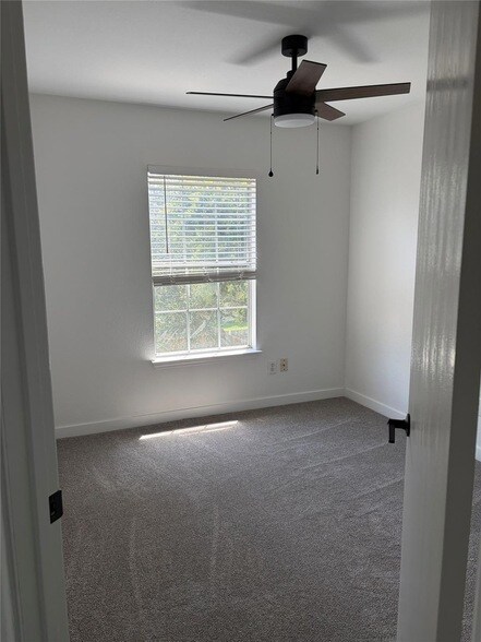Building Photo - 13421 Alysheba Dr