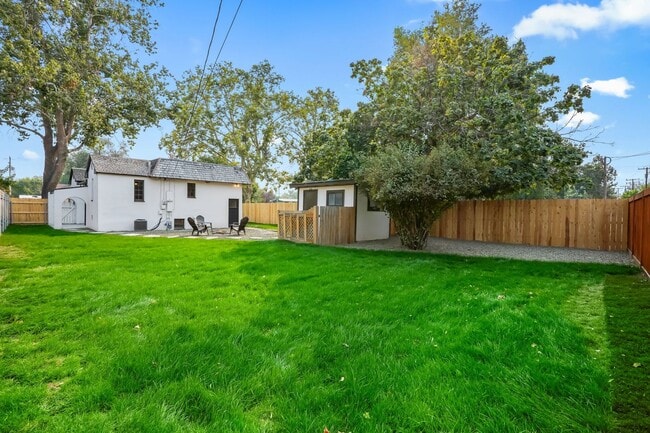 Building Photo - Updated 1930's Boise Bench Home