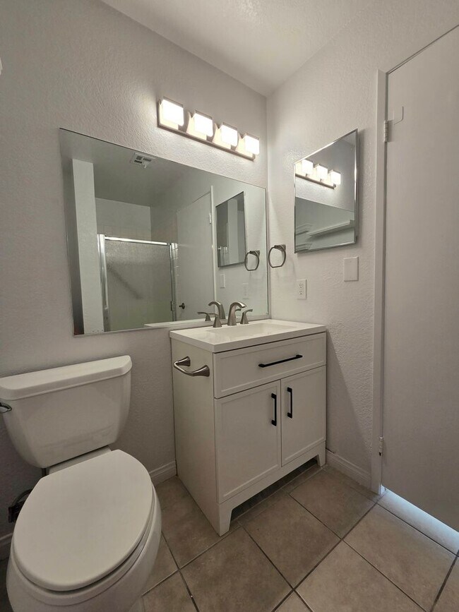 Building Photo - Spacious, Stylish Living in a Guard-Gated West Las Vegas Community in The Lakes with Resort-Style...