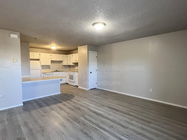 Building Photo - 4427 Hunting Meadows Cir