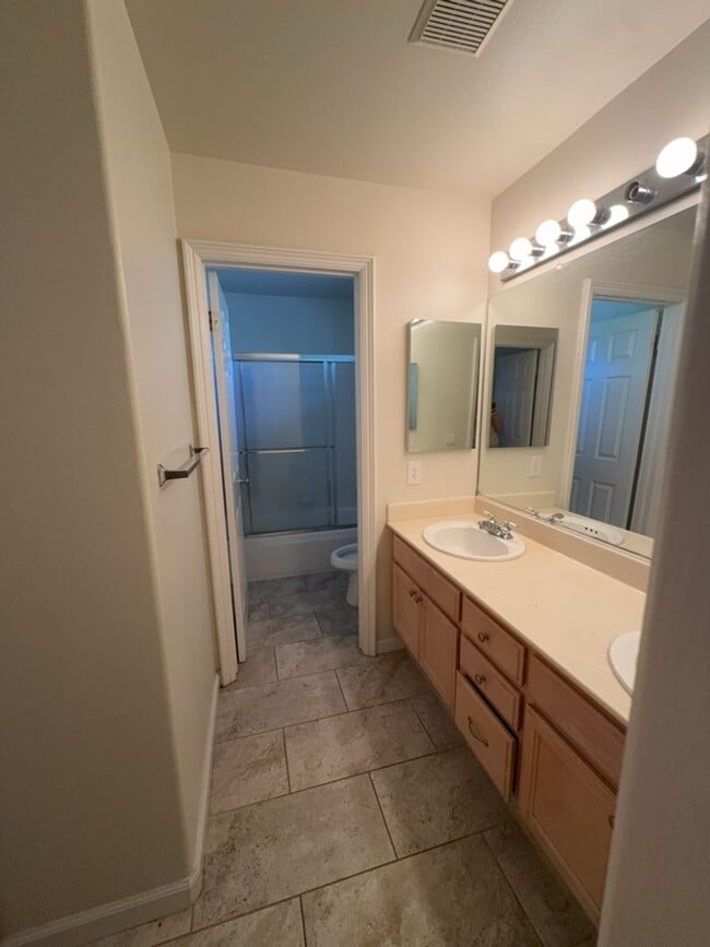 Building Photo - 5152 Renaissance Ct