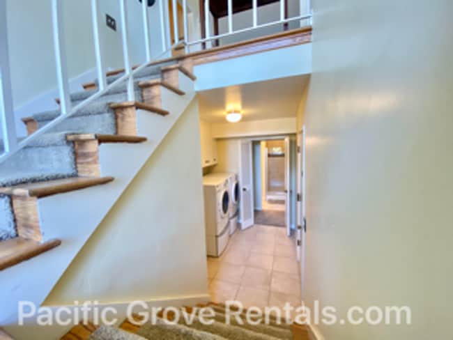 Building Photo - Amazing Views from this 3-Bedroom 3 Bath C...