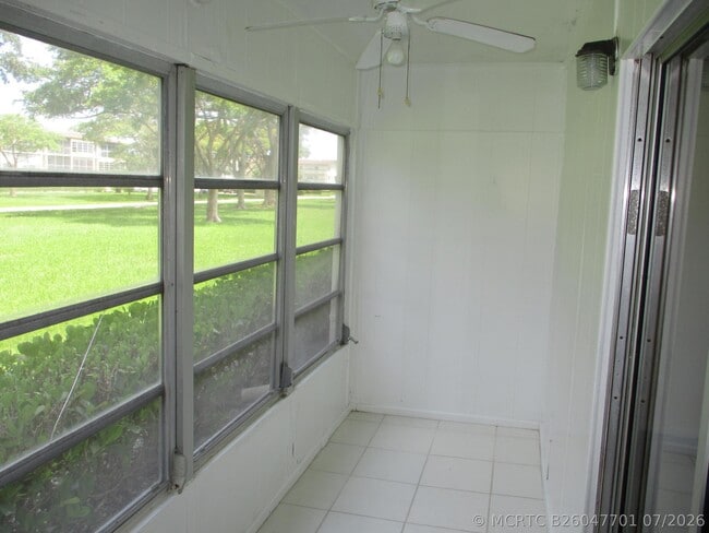 Building Photo - 506 Mansfield M