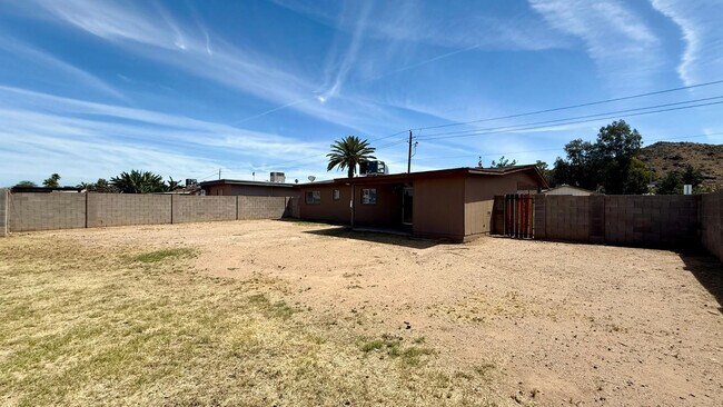 Building Photo - 12602 N 21st Ave