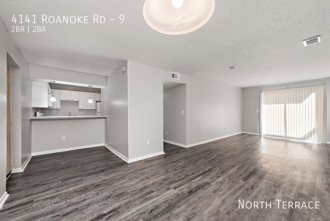 Building Photo - 4141 Roanoke Rd