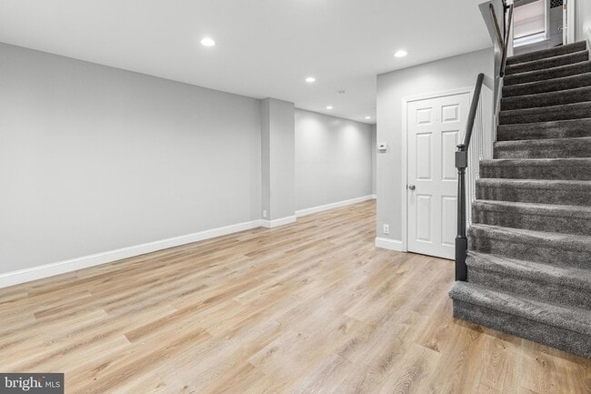 Building Photo - 2203 Redthorn Rd