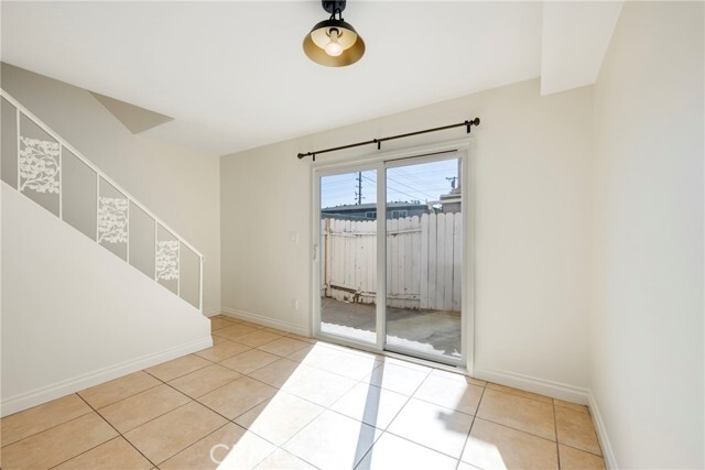 Building Photo - 410 N Clark St