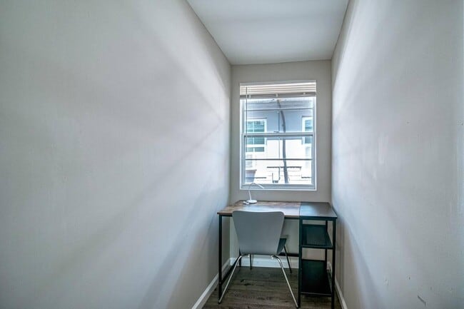 Building Photo - 832 Mikael Ave