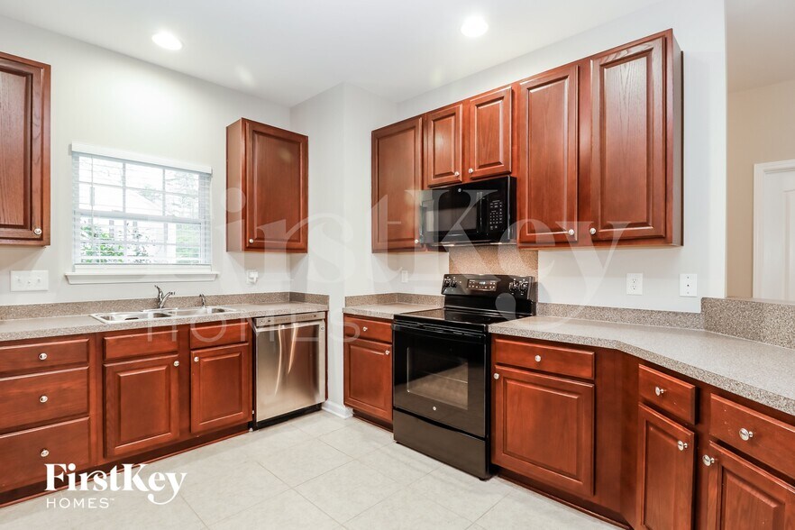 Building Photo - 646 Savannah River Dr