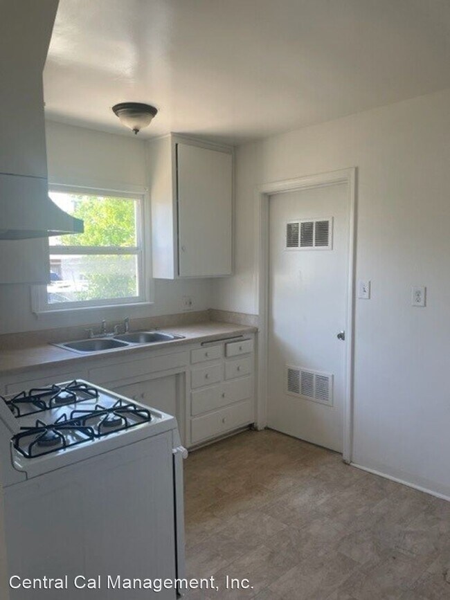 Building Photo - 2 br, 1 bath House - 2124 Pacific St