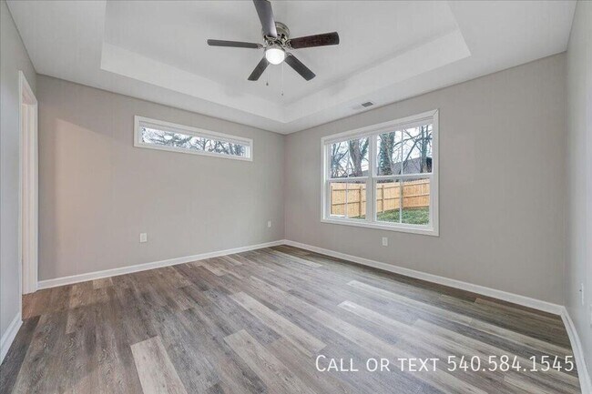 Building Photo - 1424 Varnell Ave NE