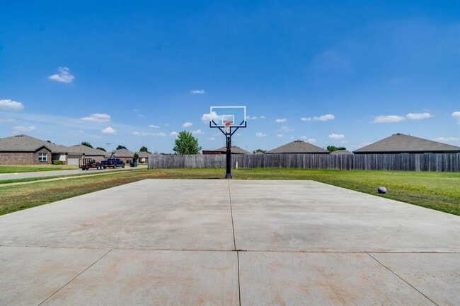 Building Photo - 2217 Stella Rd