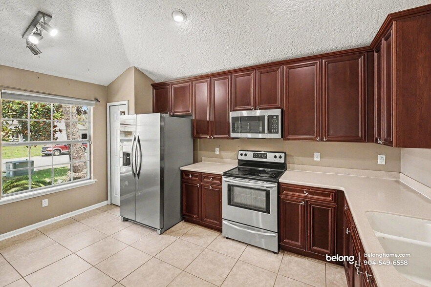 Building Photo - 3664 Shrewsbury Dr