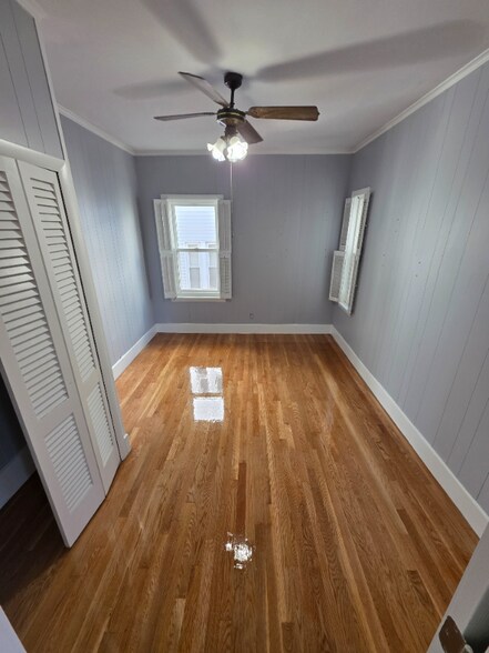 Building Photo - 11 Shamrock St