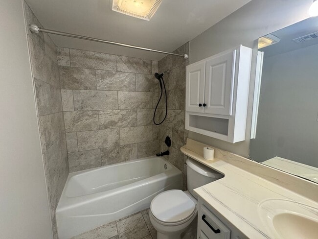 Building Photo - 14500 Las Palmas Dr