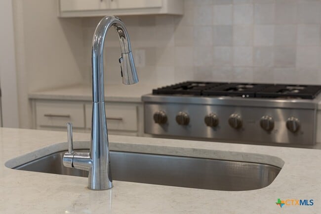 Building Photo - 1031 Lime Gruene