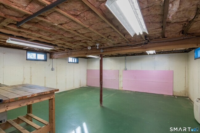 Building Photo - 17 Howard St