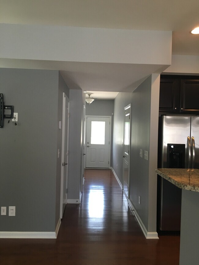 Building Photo - 113 Grande Sky Ct